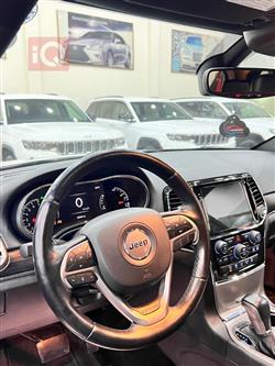 جیپ گراند شیرۆکی